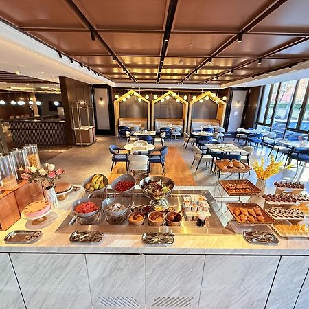 Hilton Garden Inn Beijing Guomao Eksteriør billede