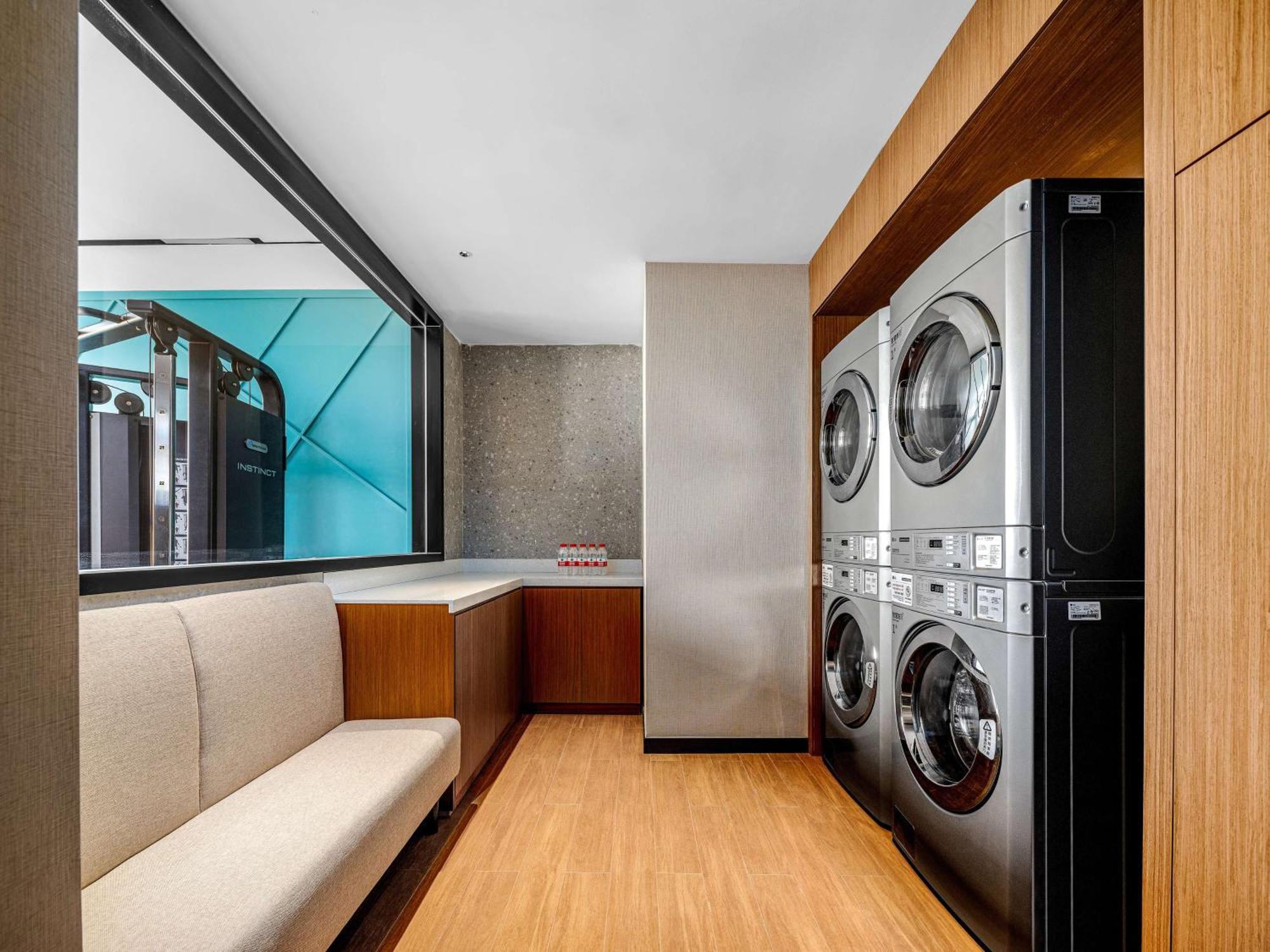 Hilton Garden Inn Beijing Guomao Eksteriør billede