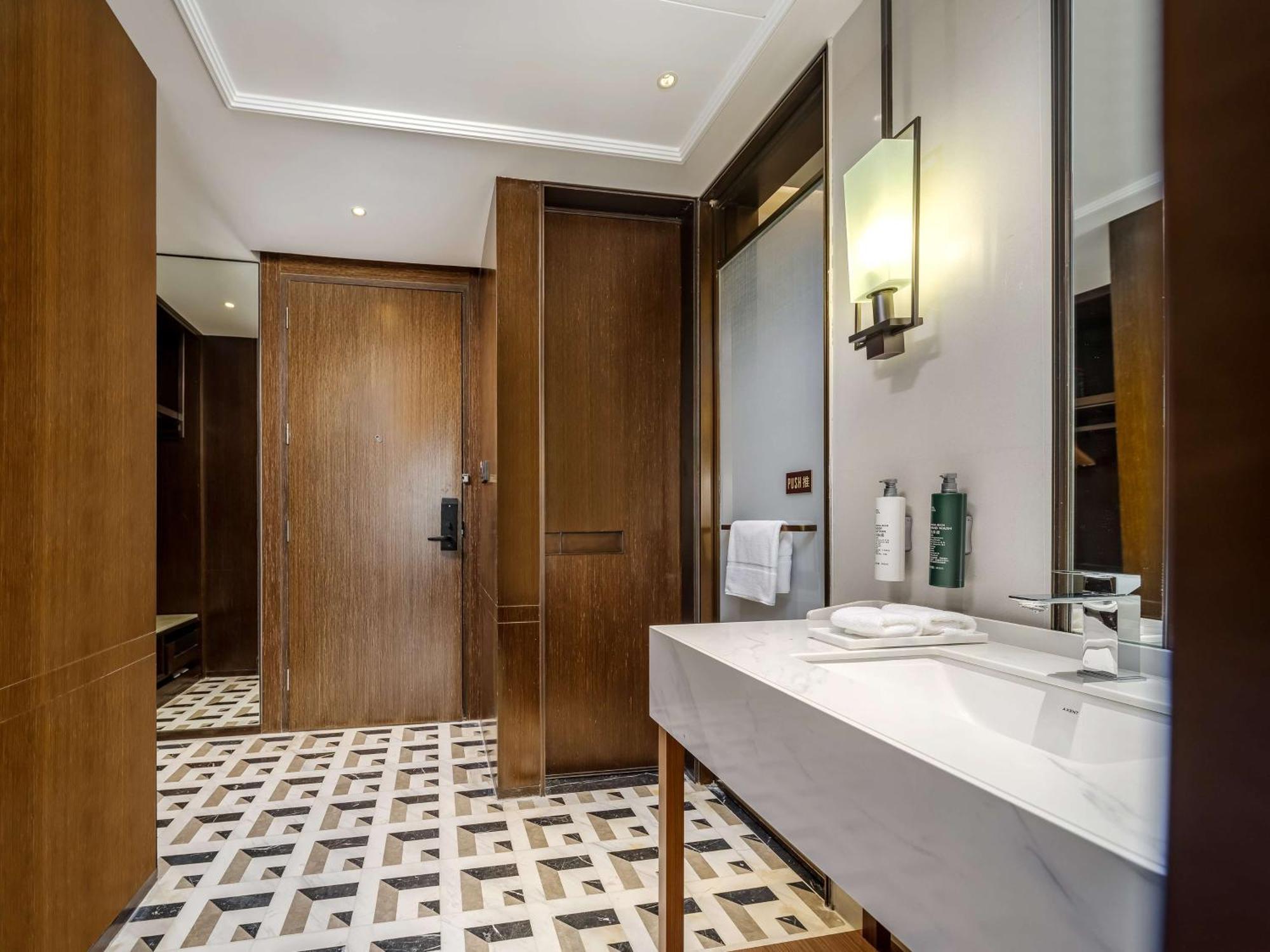 Hilton Garden Inn Beijing Guomao Eksteriør billede