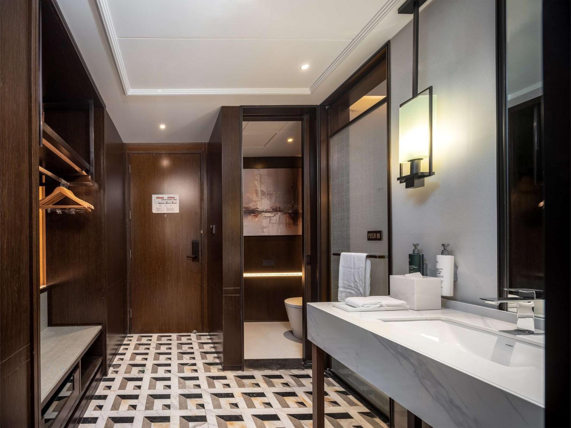 Hilton Garden Inn Beijing Guomao Eksteriør billede